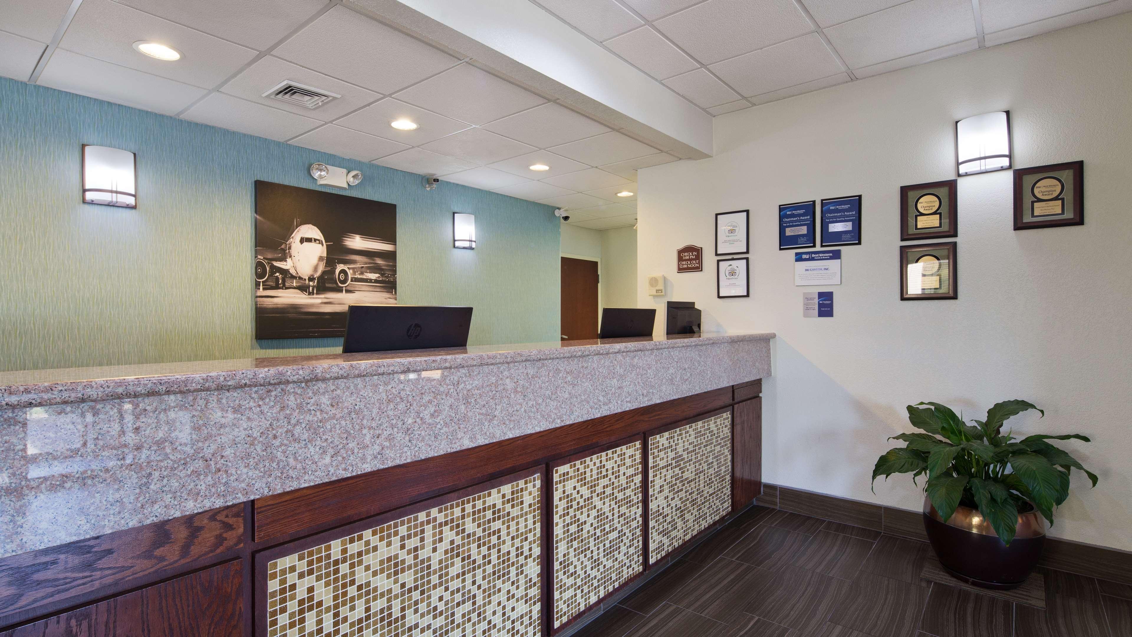 Best Western Plus Springfield Airport Inn Eksteriør billede